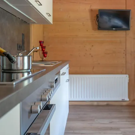 Renate * Ζόλντεν